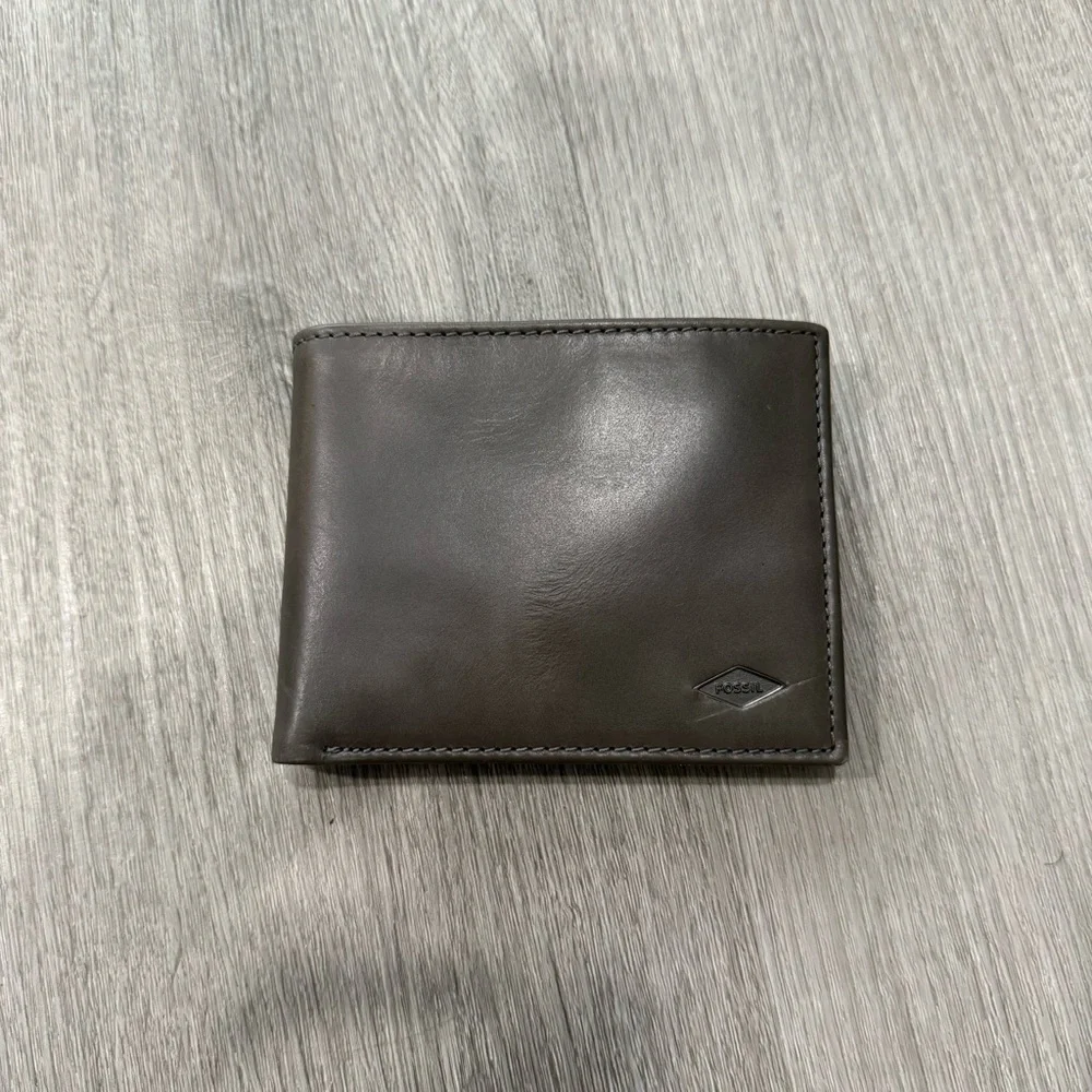 NWT Chic Brown/Gray Leather Wallet